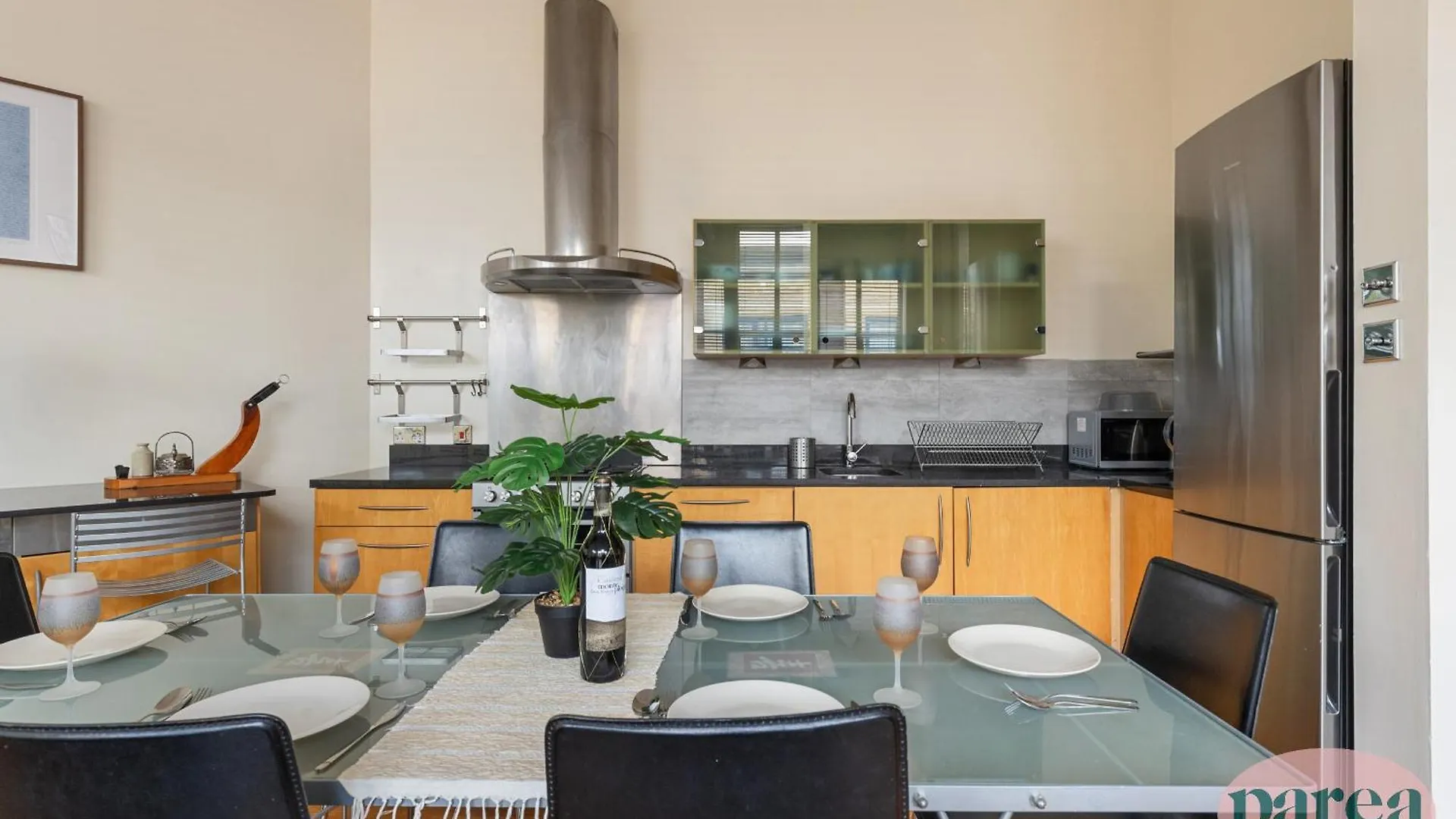 Parea Living - Spacious 3 Bed Flat, Canary Wharf Views With Parking London Apartment
