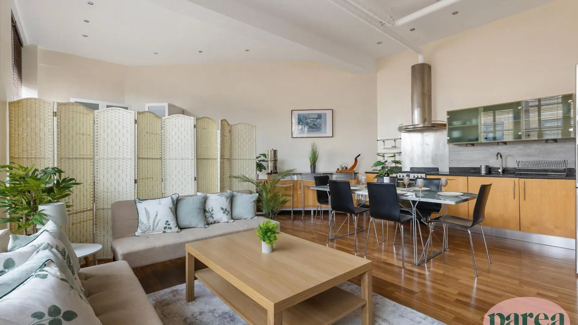 Parea Living - Spacious 3 Bed Flat, Canary Wharf Views With Parking London