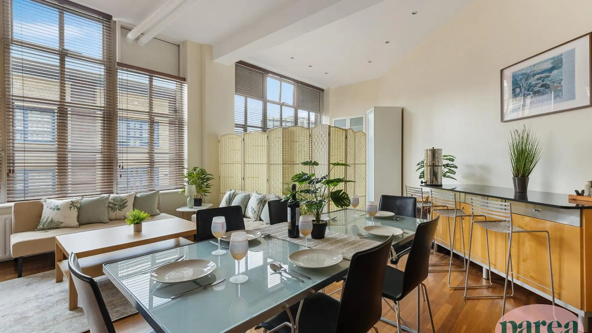 Parea Living - Spacious 3 Bed Flat, Canary Wharf Views With Parking London