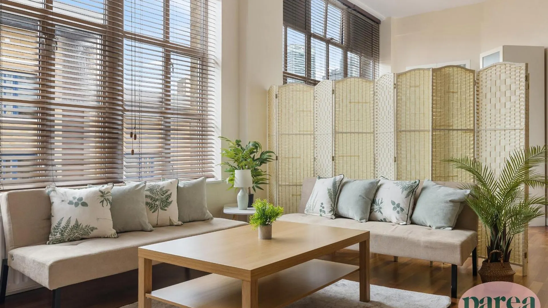 Parea Living - Spacious 3 Bed Flat, Canary Wharf Views With Parking London Apartment